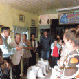 គណបក្សសមរង្ស៊ីរាជធានីភ្នំពេញ នាំយកជំនួយសង្គ្រោះចែកជូនគ្រួសារអ្នកភូមិបឹងកក់១៥គ្រួសារ ដែលត្រូវបាន តុលាការកាត់ទោសដាក់ពន្ធនាគារ